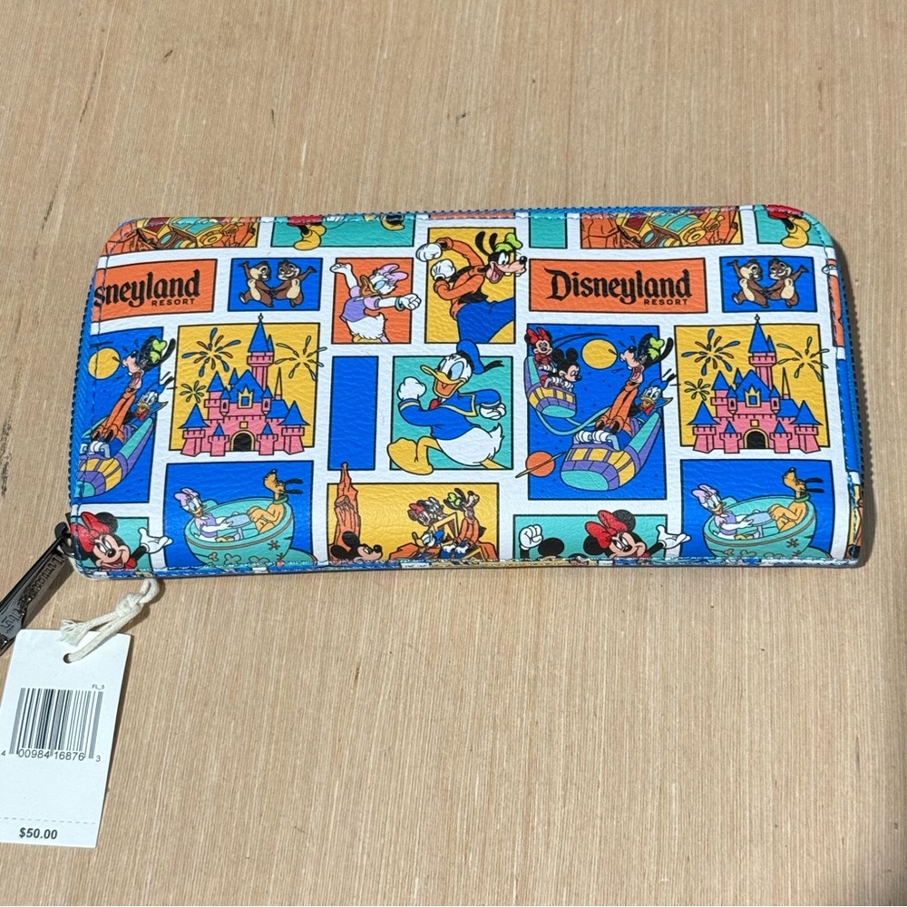 Disneyland Loungefly Play In The Park Wallet Mickey & Friends Brand New w/tags!! - Picture 4 of 11